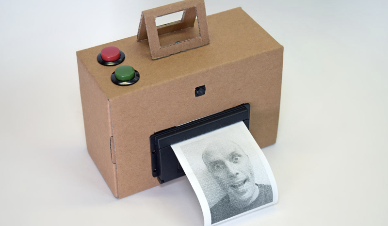 Instant camera